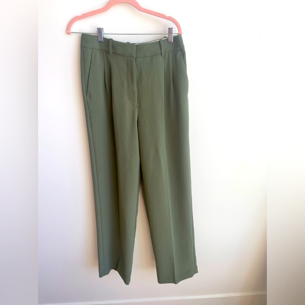 Aritzia Effortless Pant (Bitter Sage)